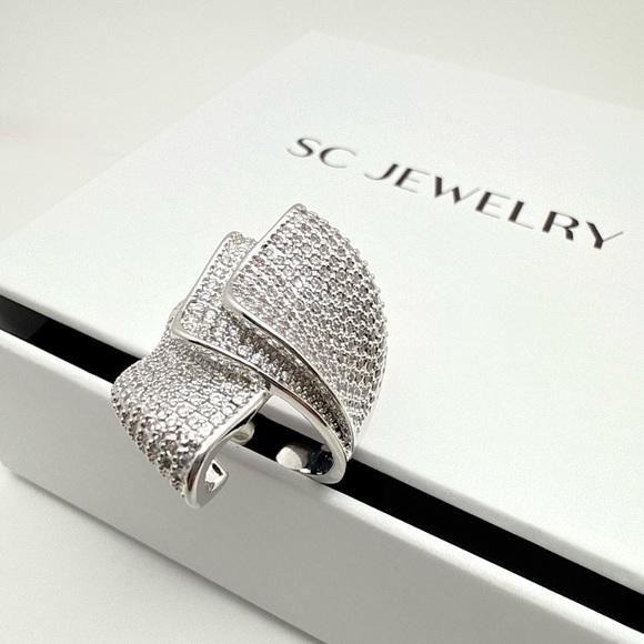 White Gold Plated Elegant Style Ring with Zircon Finish Luxury Jewelry - Picture 1 of 11